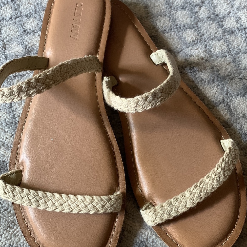 Old Navy | Sandal | Size 7 - Picture 3 of 4